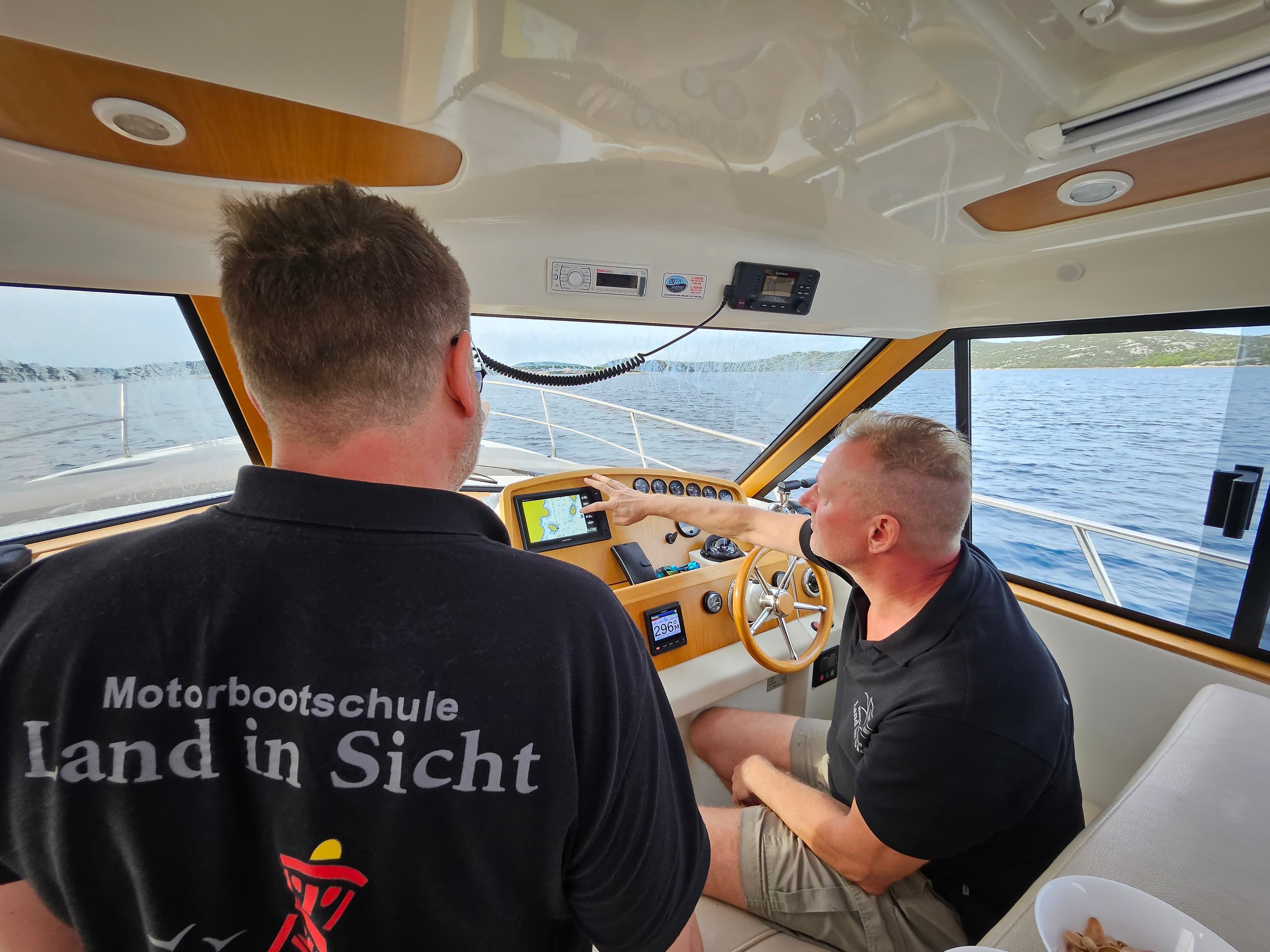 Sportbootführerschein See & Binnen